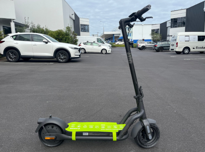 NaveeN65IE-Scooteract– AB Bikes Auckland NZ