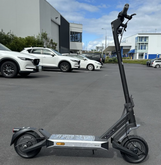 NaveeS60E-Scooteract– AB Bikes Auckland NZ