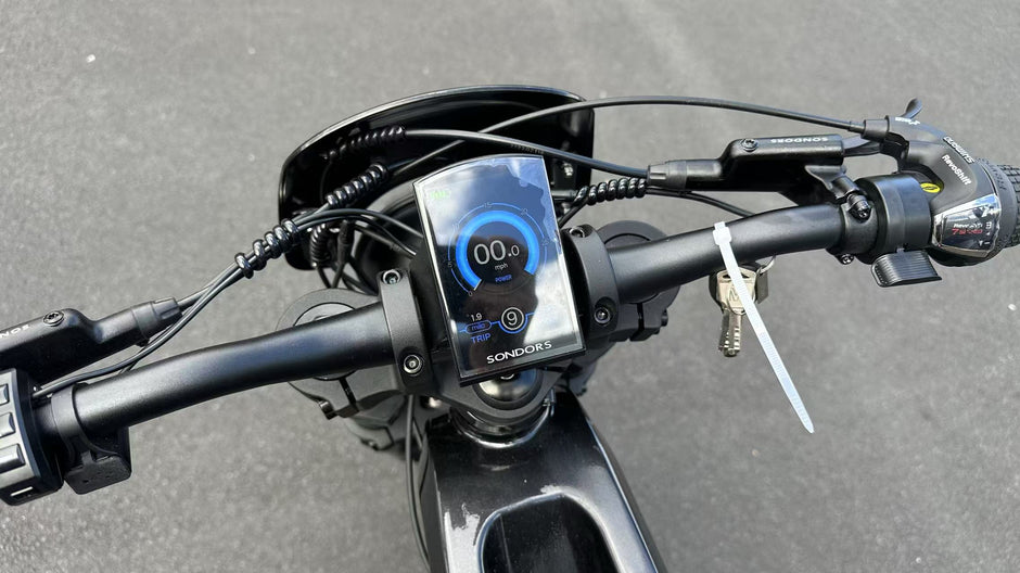 AB Bikes Electric Mountain Bike SONDORS MadMods in black – handbar view