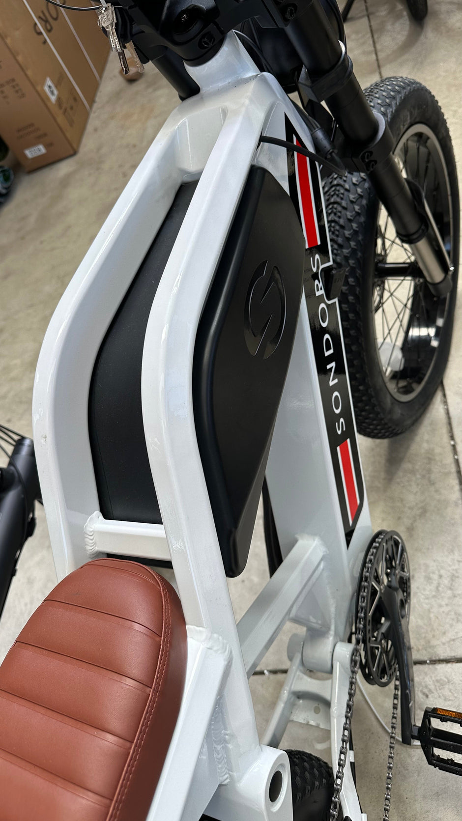 AB Bikes Electric Mountain Bike SONDORS MadMods in white – top view