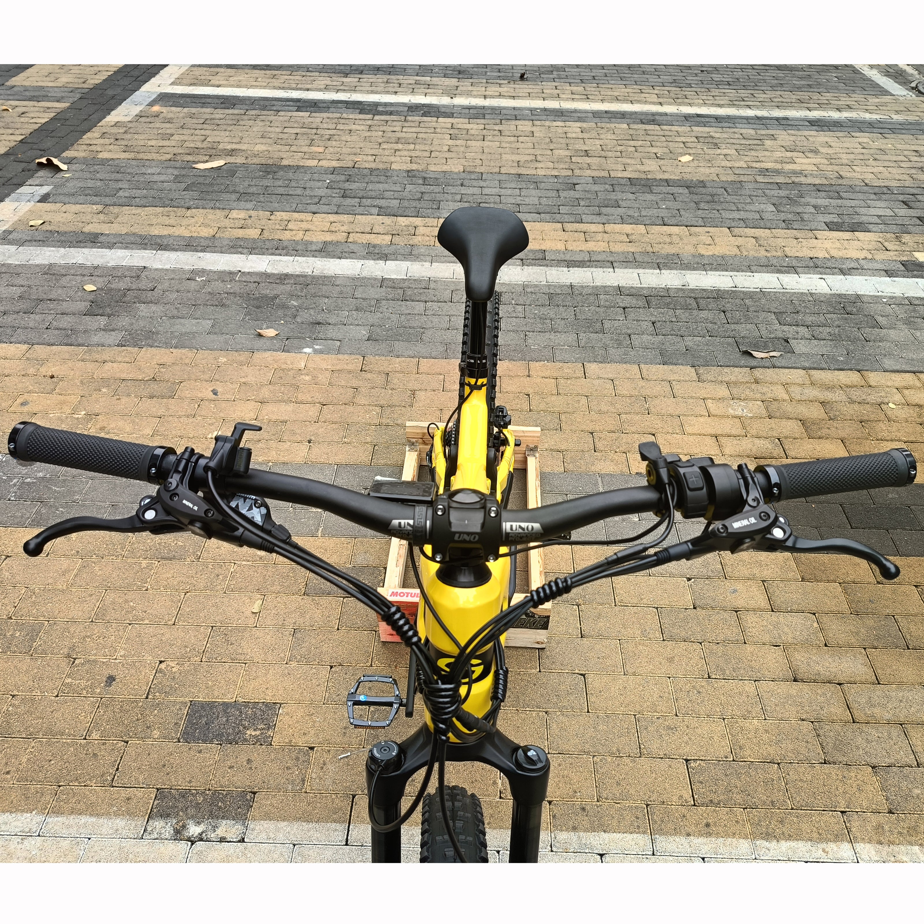 AB Bikes Electric Mountain Bike SONDORS Rockstar in yellow – top view