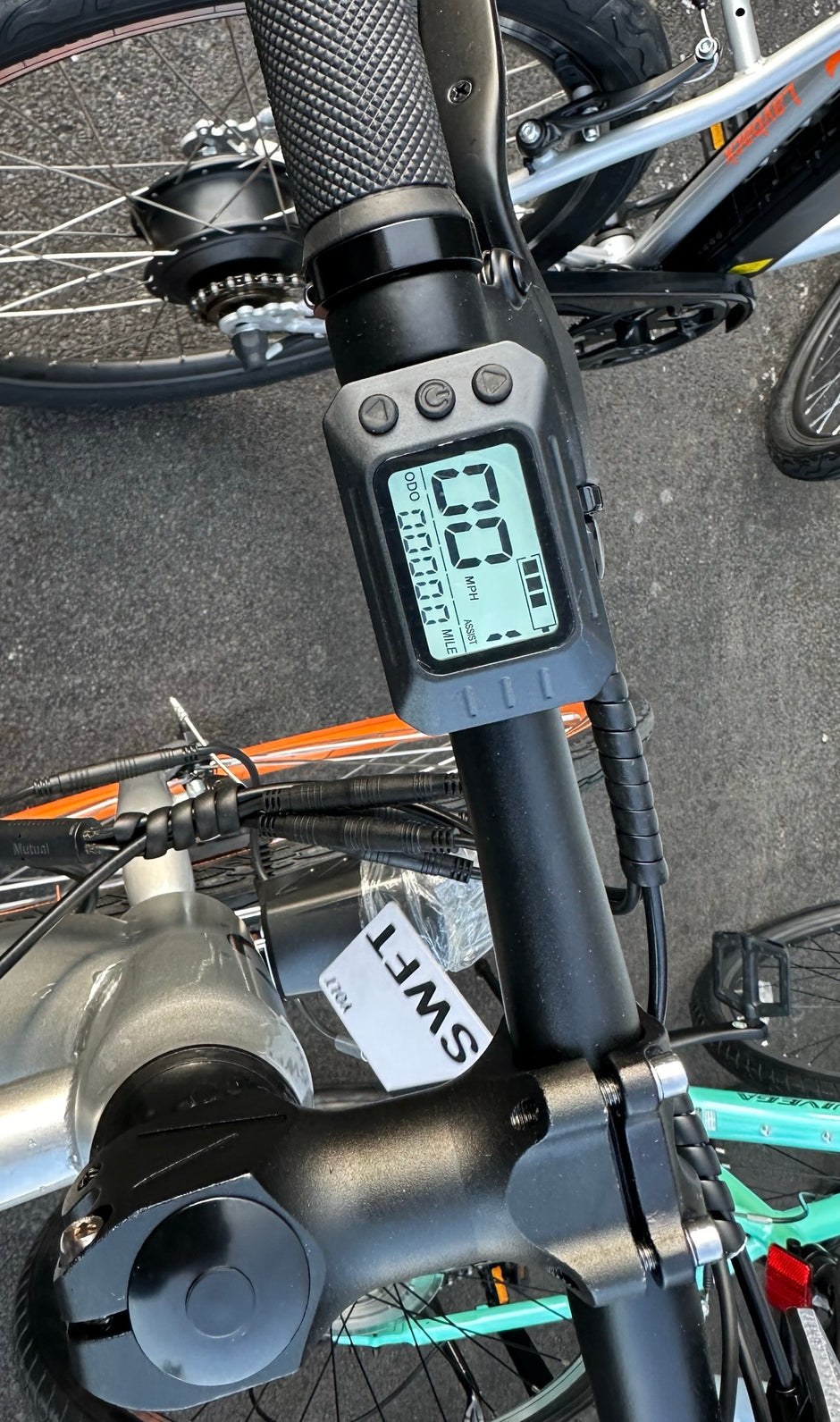 AB Bikes Electric Assist Bike SWFT VOLT in silver – screen view