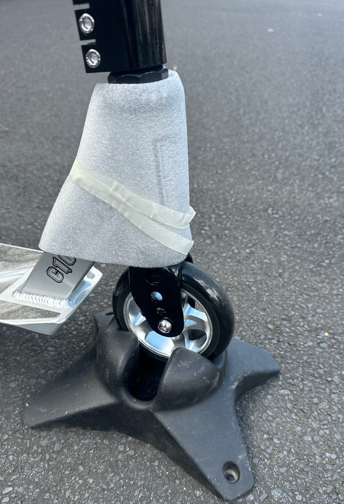 AB Bikes Scooters Normal in black – front wheel view