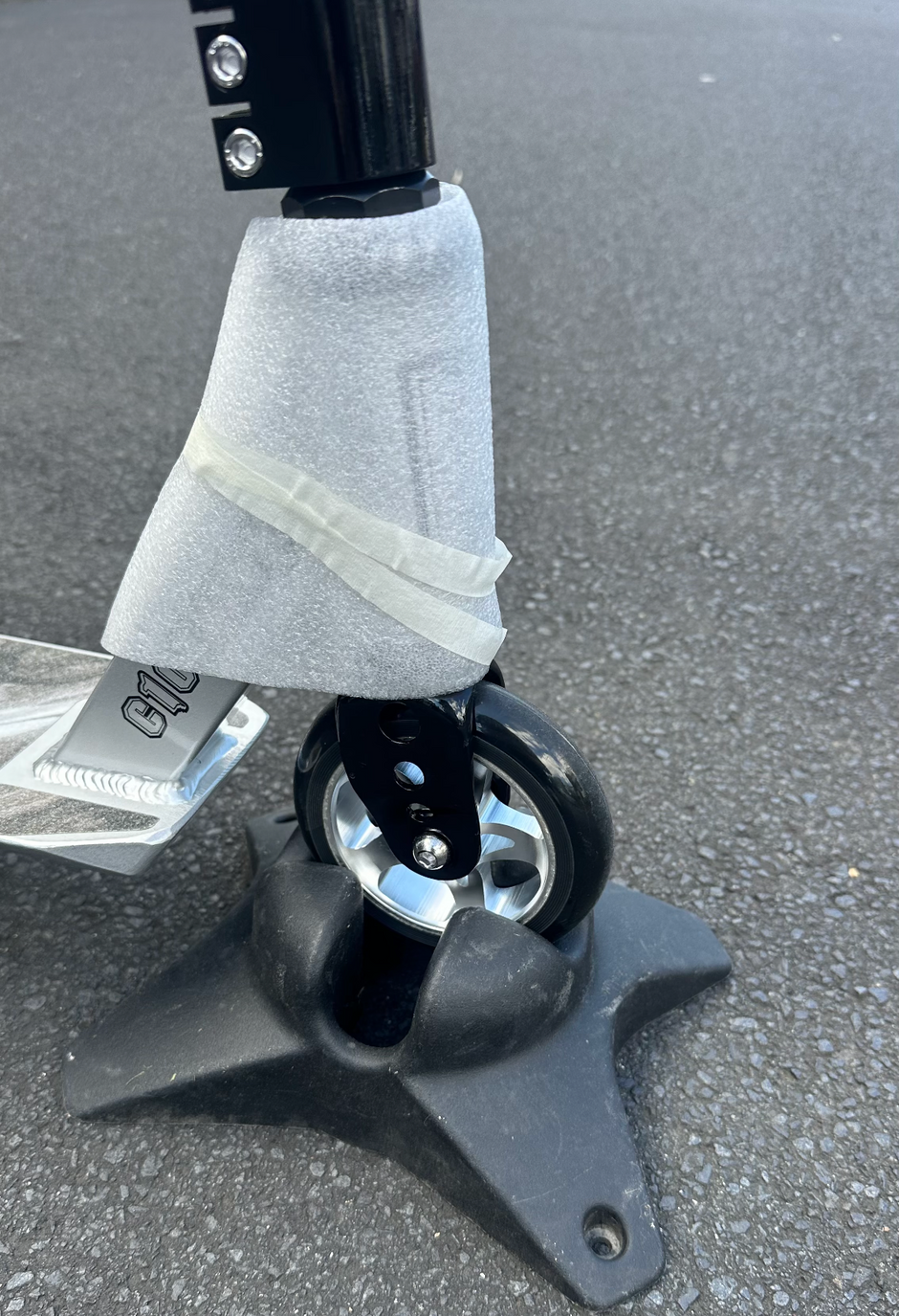 AB Bikes Scooters Normal in black – front wheel view