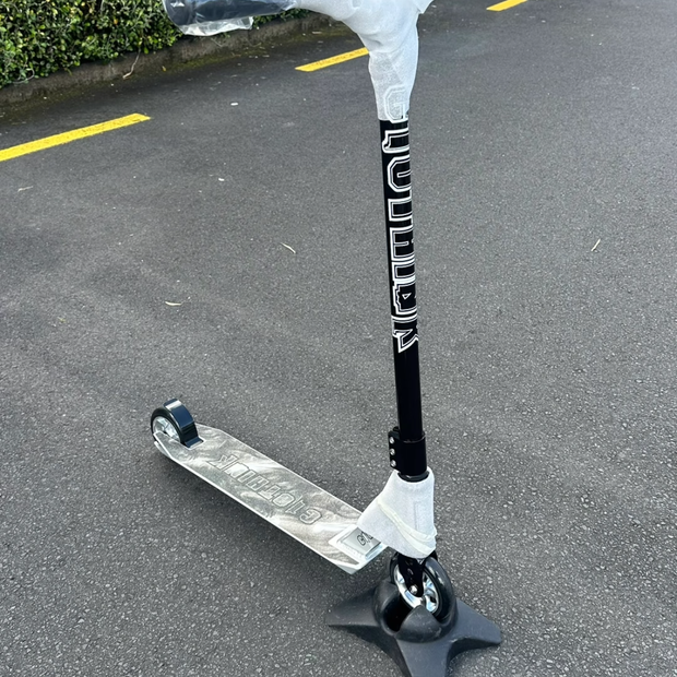 AB Bikes Scooters Normal in black – side view