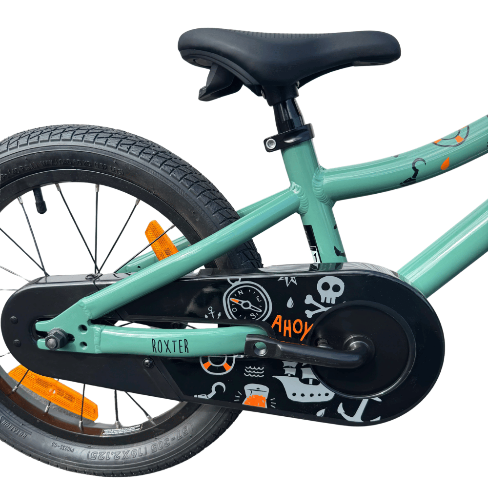 AB Bikes Kid Bike Scott Roxter 16 in green – foot pedal and chain view