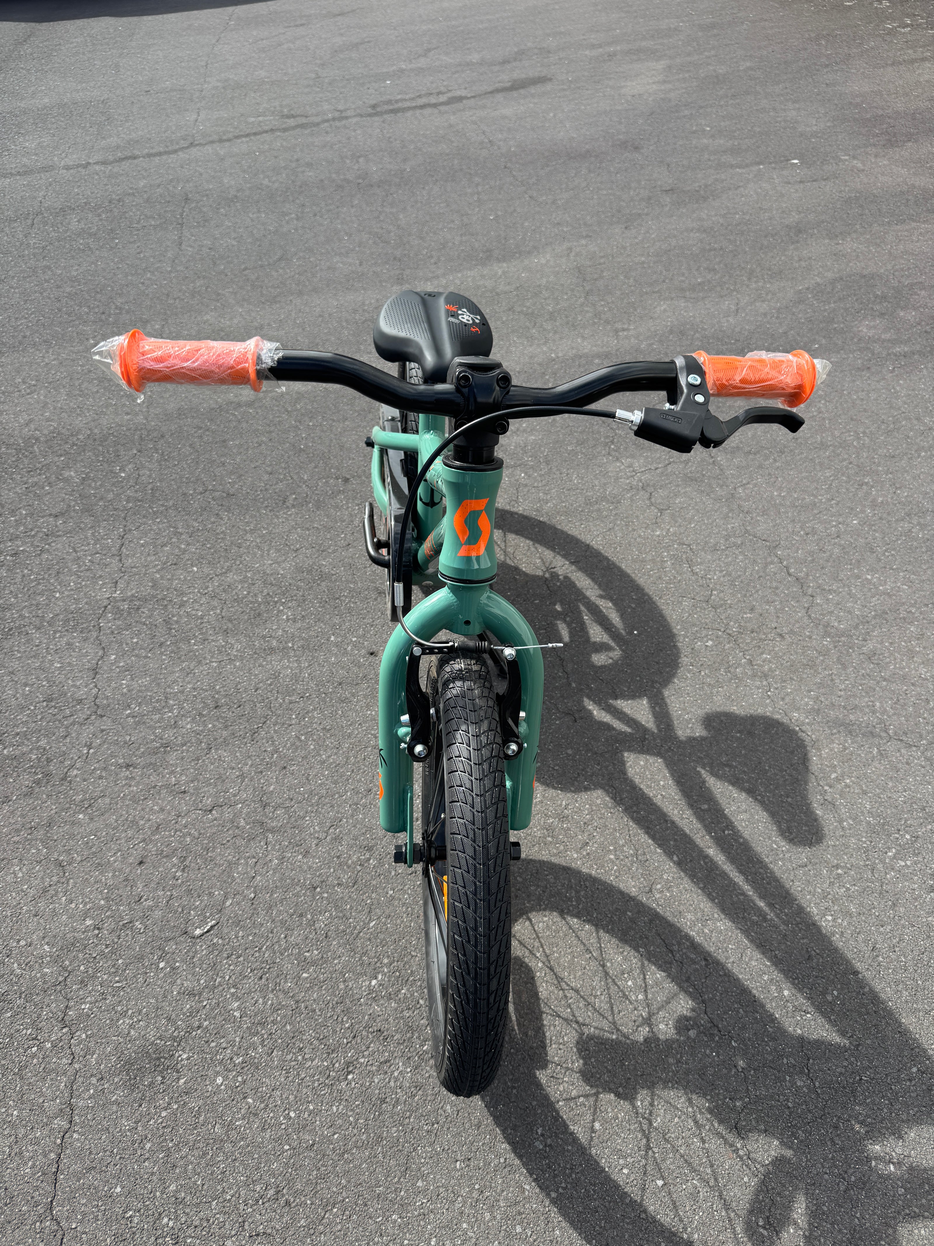 AB Bikes Kid Bike Scott Roxter 16 in green – front view