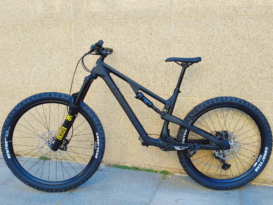 Side_on_BIRD_AERIS_AM_29inch_mountain_bike-AB_Bikes_Auckland_NZ