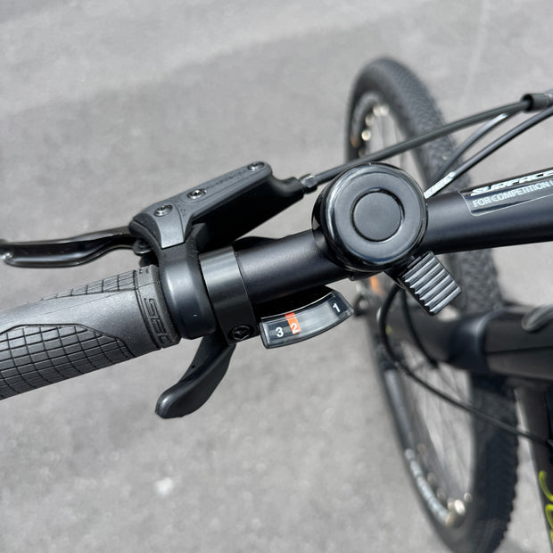 AB Bikes Mountain Bike Silverback Scento Metro HD in black – gearing view