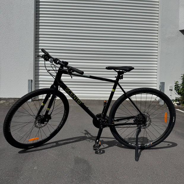 AB Bikes Mountain Bike Silverback Scento Metro HD in black – side view