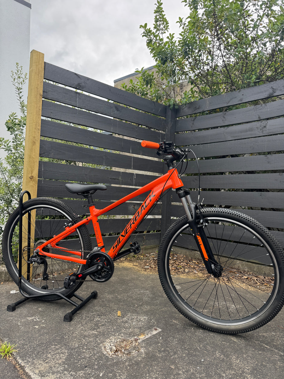 AB Bikes Mountain Bike Silverback Stride in orange – real shot side view