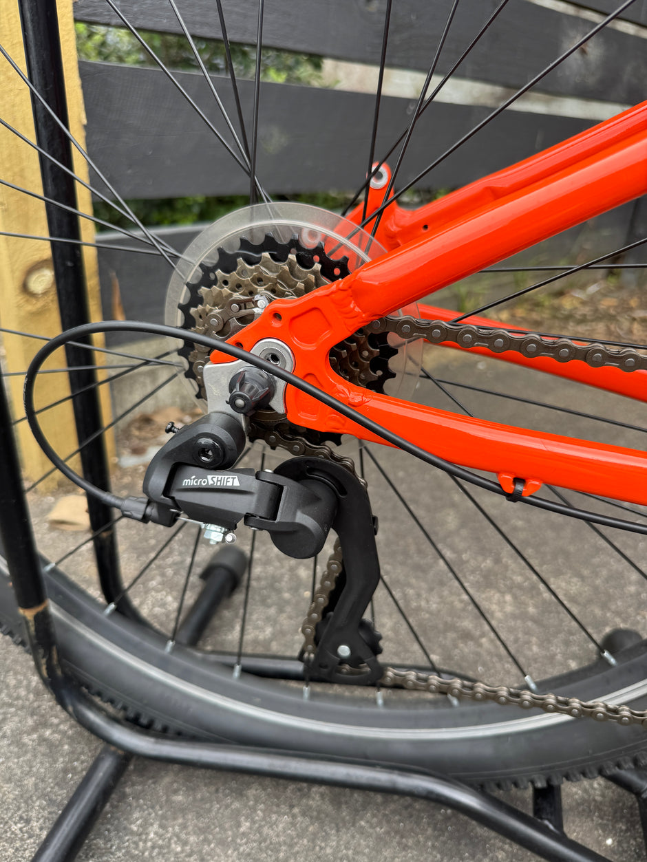 AB Bikes Mountain Bike Silverback Stride in orange – gearing view