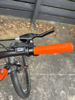 AB Bikes Mountain Bike Silverback Stride in orange – right handbar view