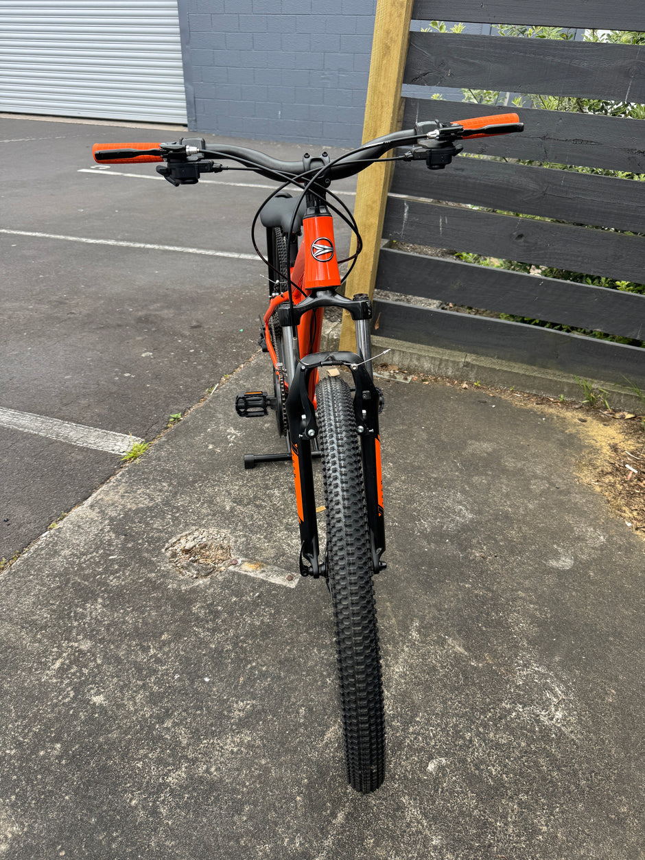 AB Bikes Mountain Bike Silverback Stride in orange – front view