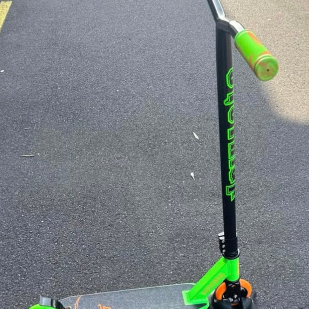AB Bikes Scooter Clothink in green/black – real shot side view