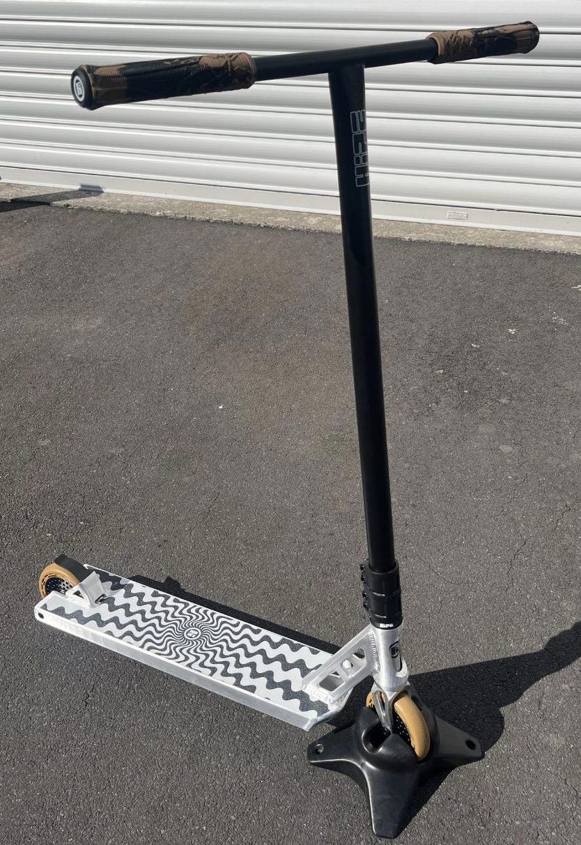 Stunt_Scooter_Hipe_XL-silver_brown-ps side– AB Bikes Auckland NZ