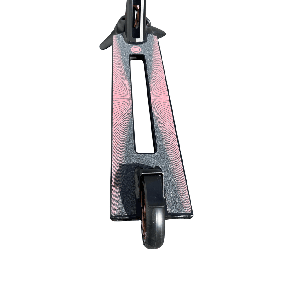 AB Bikes Scooter Hipe H9 in bronze – pedal view