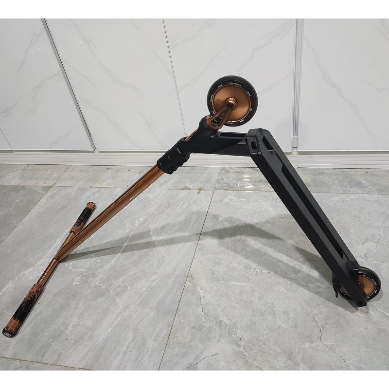 AB Bikes Scooter Hipe H9 in bronze – support view