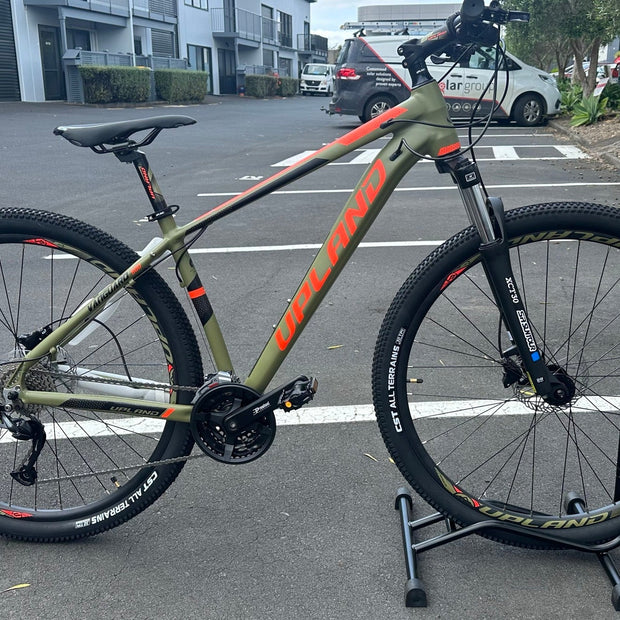 AB Bikes Mountain Bike UPLAND Vanguard in green – real shot side view