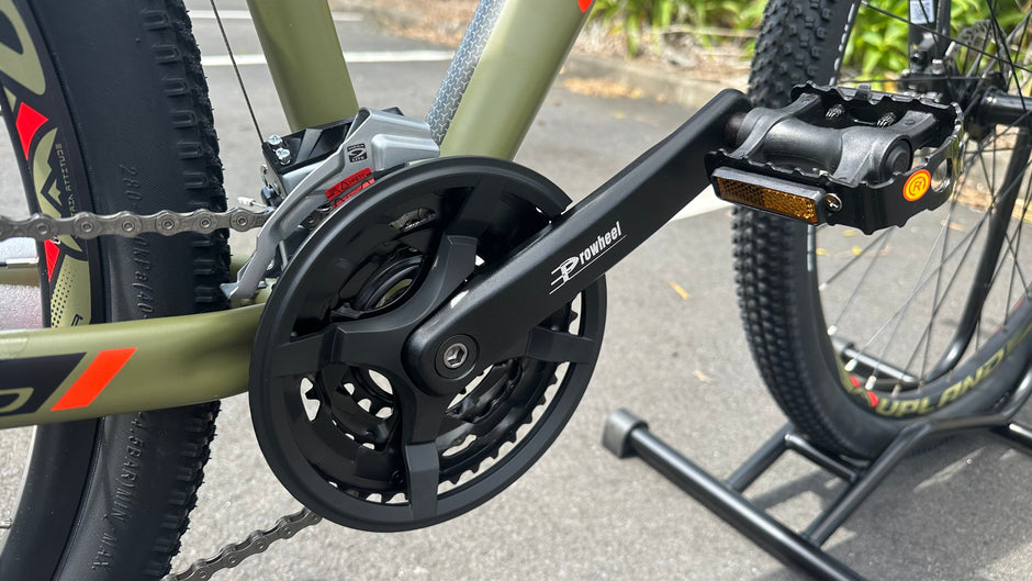 AB Bikes Mountain Bike UPLAND Vanguard in green – foot pedal view