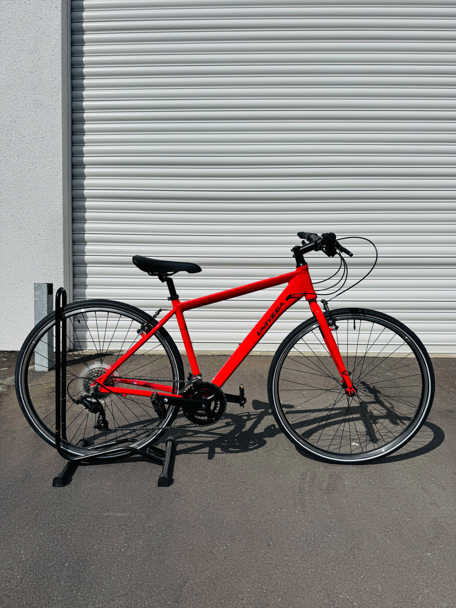 AB Bikes Mountain Bike Univega Maxima Fit 1.0 in red – real shot side view