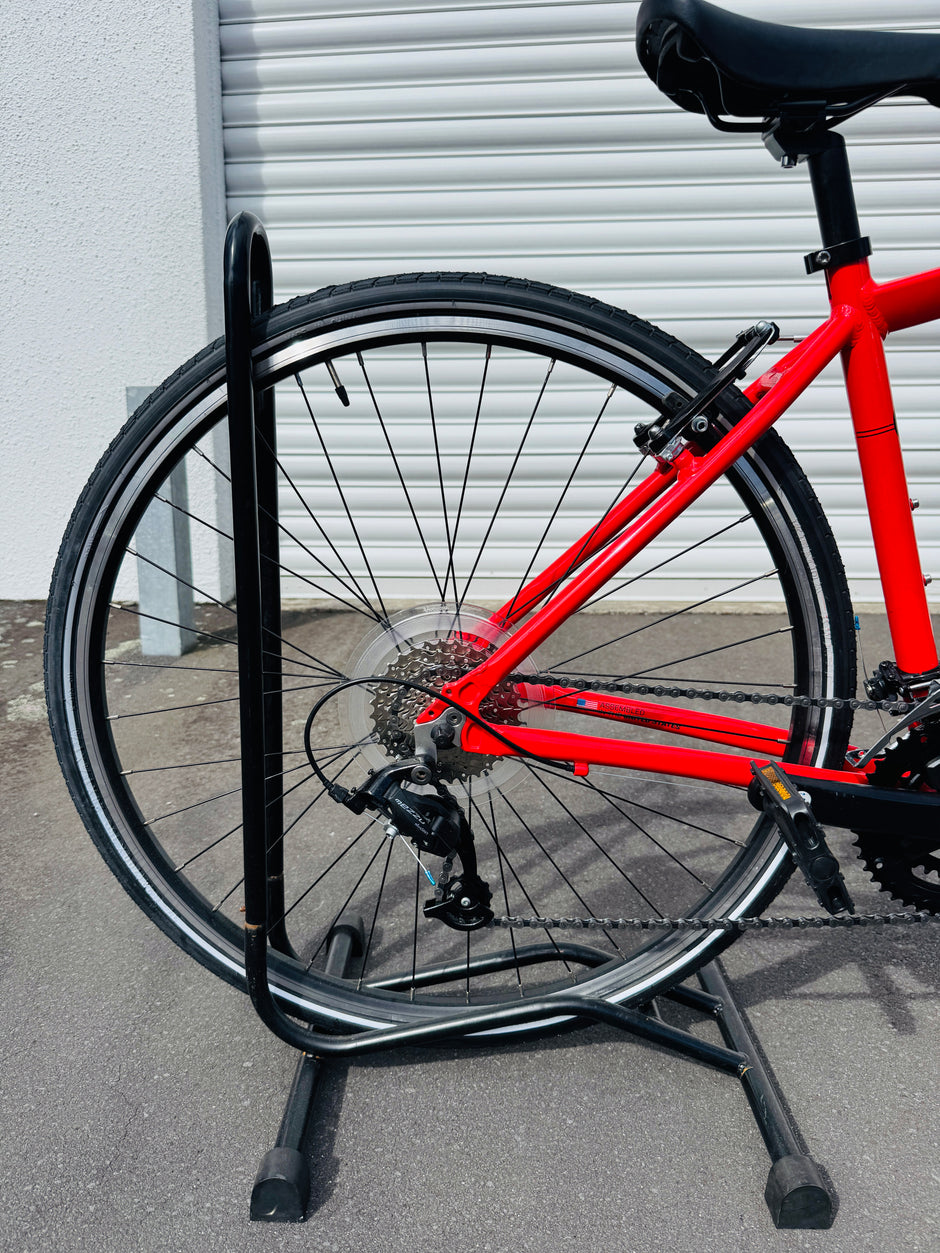 AB Bikes Mountain Bike Univega Maxima Fit 1.0 in red – rear wheel view