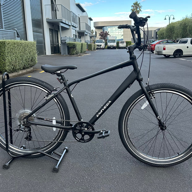 AB Bikes Road/City Bike Univega Weekend Escape 1.0 in black – side view