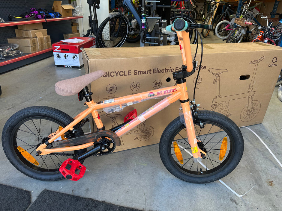 16 U Lil Performer  PCH O/S GT KIDS BMX