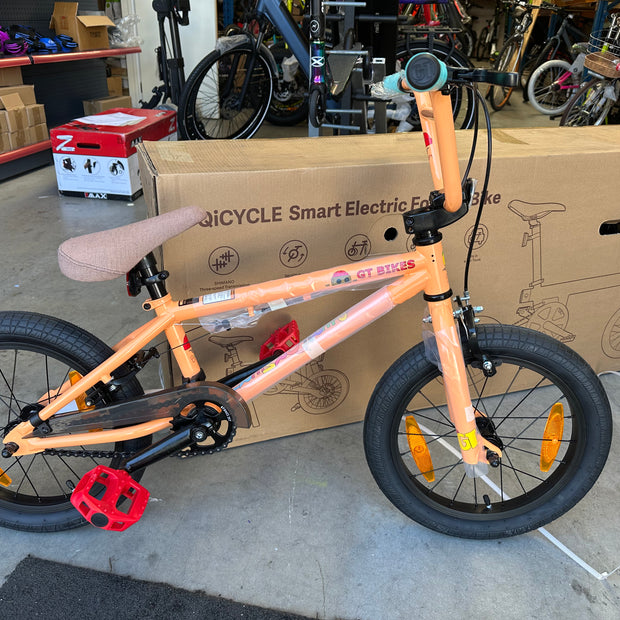 16 U Lil Performer  PCH O/S GT KIDS BMX