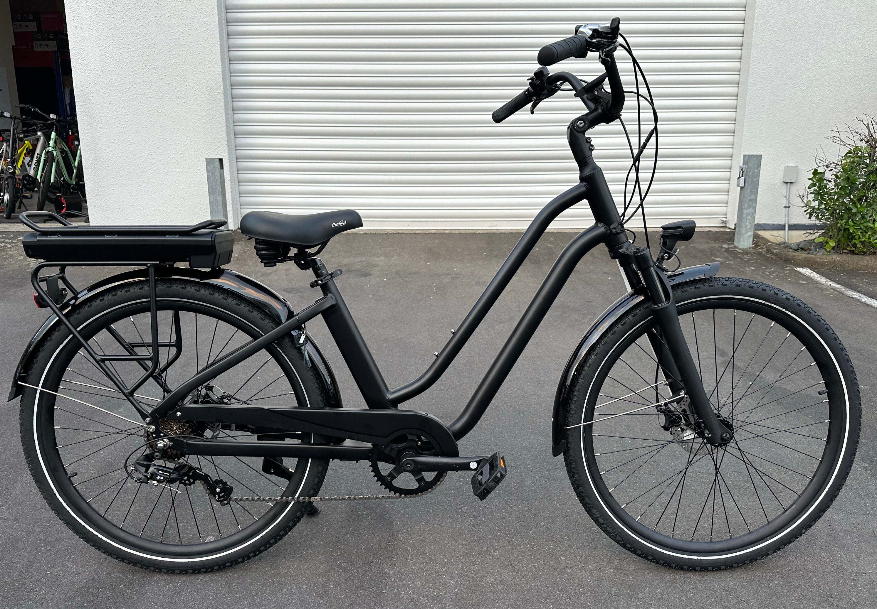 S1 Smooth Power, Smarter Ride – Dual Torque Sensor E-Bike with Long-Range Battery & Premium Components