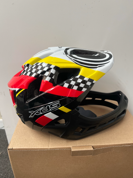 XdsKidsfullhelmetact– AB Bikes Auckland NZ