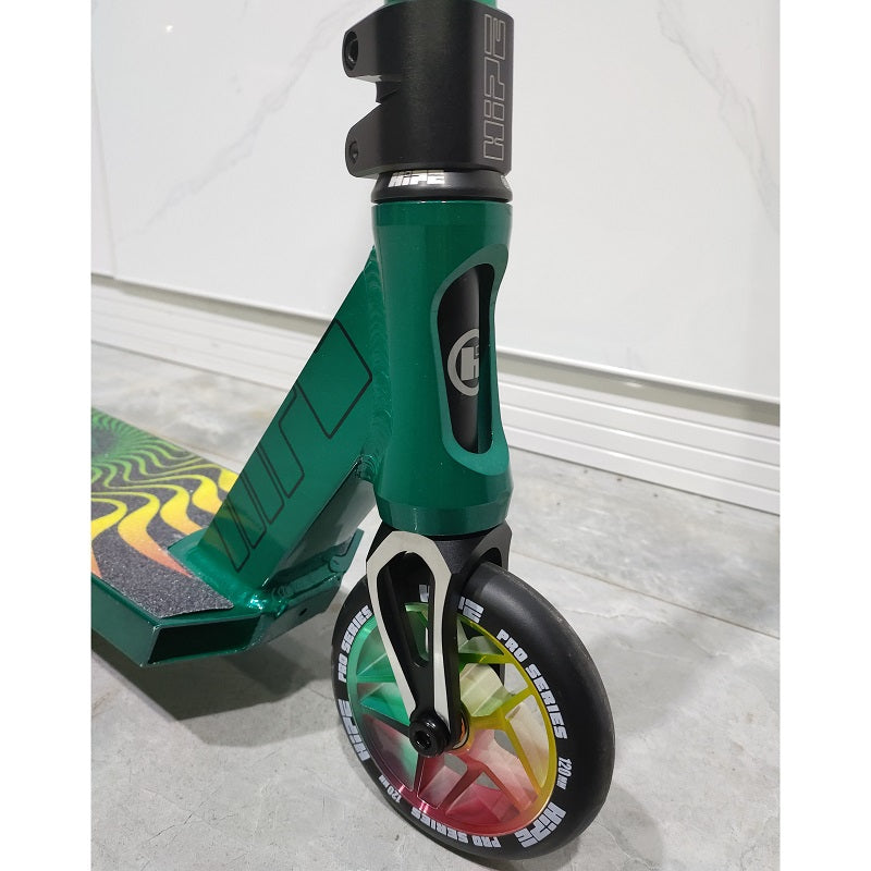 AB Bikes Scooter Hipe S20 in colorful – front wheel view